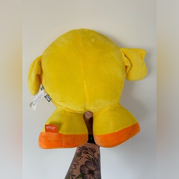 Brand New Emoji Stuffy - Picture 2 of 5